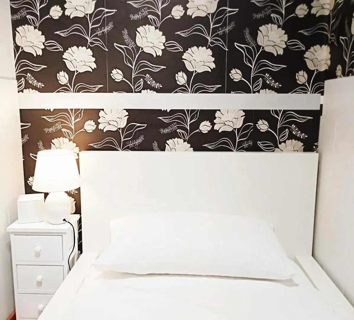 게스트하우스 Private Doble & Single Rooms In The City Center Metro L5 & L1 Mallorca Street 바르셀로나